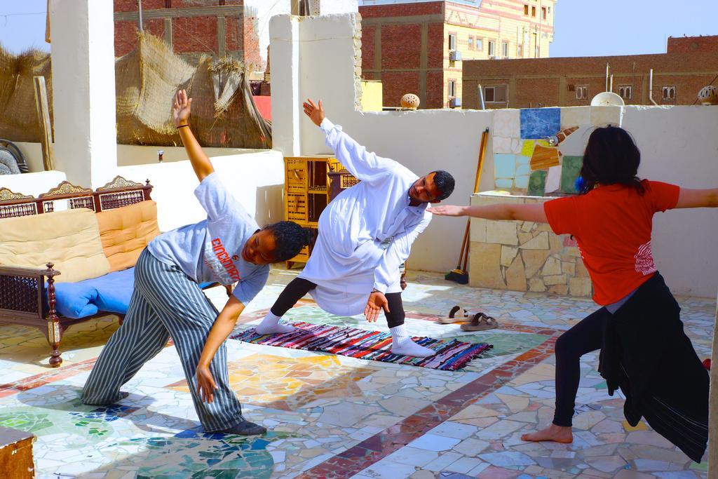 Pyramids Loft Homestay Kafrat al Jabal Exterior photo